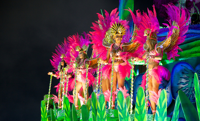 Music and colors at carneval in Brazil I © Nicolas de Camaret/Flickr