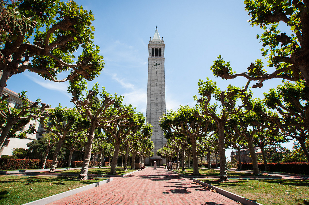 Sather Tower, Berkeley, CA | © garberus/Flickr