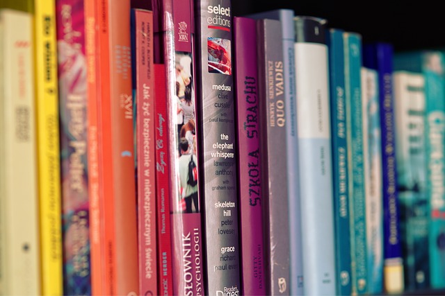 Books | © kaboompics/Pixabay